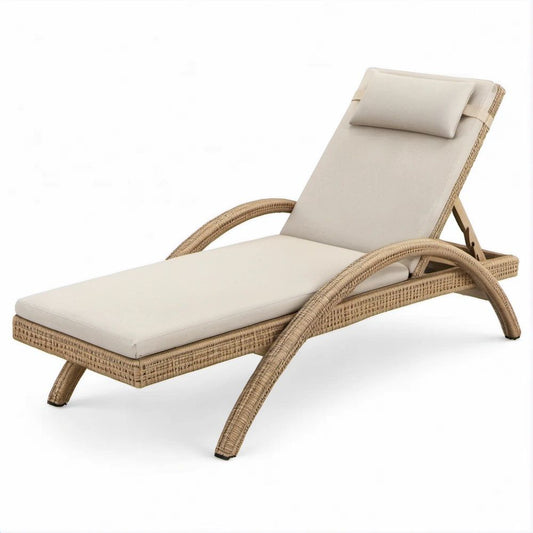 Verstellbare Gartenliege aus PE-Rattan mit Armlehnen und Auflage, Naturbraun/Beige, 200 x 74 x 34–95 cm